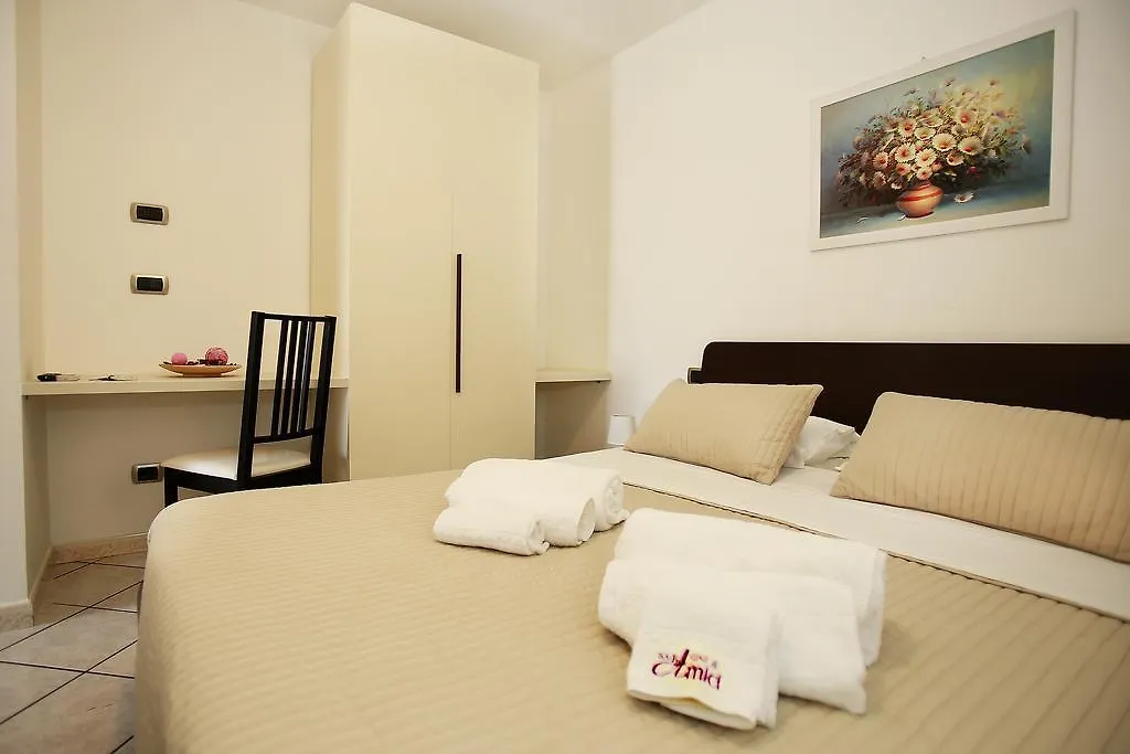 B&B A Casa Di Amici Giardini Naxos Bed & Breakfast