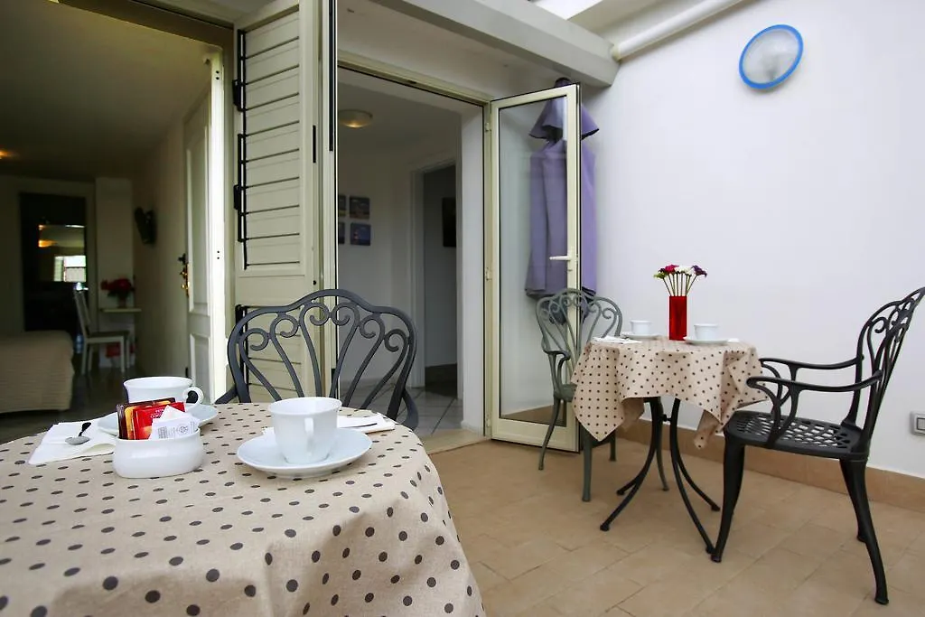 *** Bed & Breakfast B&B A Casa Di Amici Giardini Naxos Italy