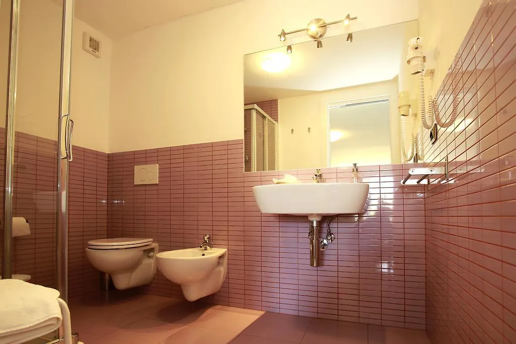 B&B A Casa Di Amici Giardini Naxos Bed & Breakfast